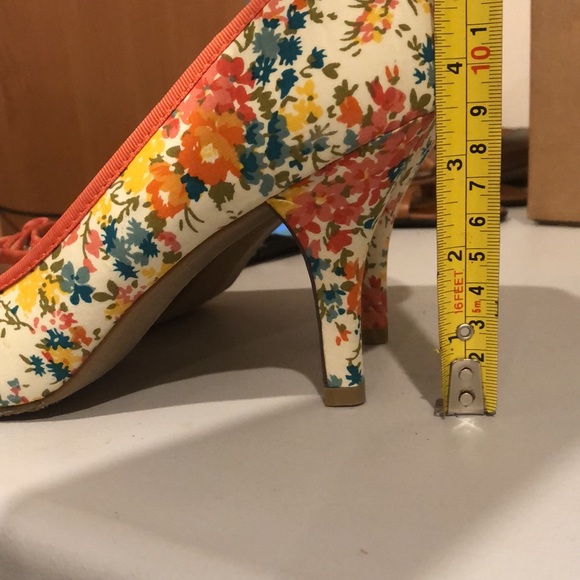 Flowery heel pump&bow, size 7.5, CL by laundry, new - Picture 10 of 10